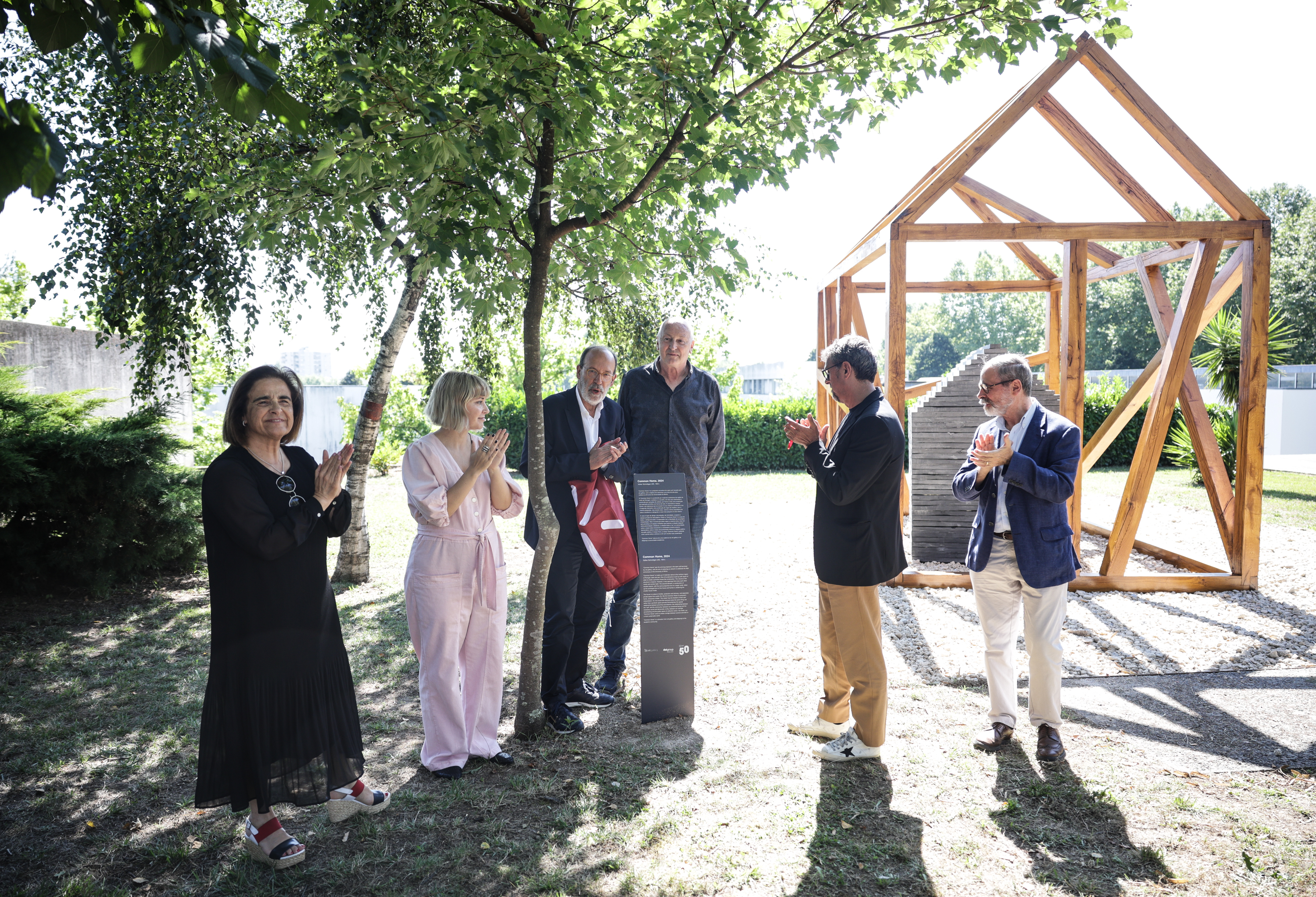 Thumbnail da galeria Inauguração de obra de arte em Azurém